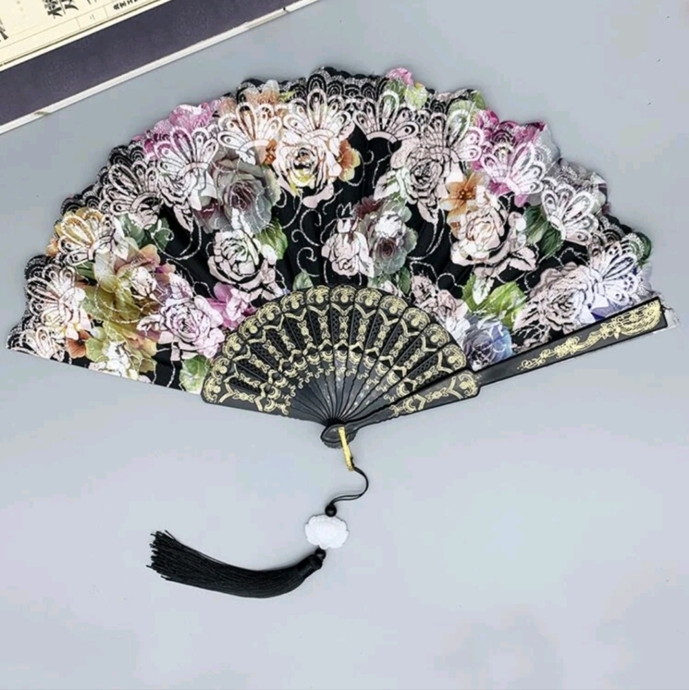 adult fan